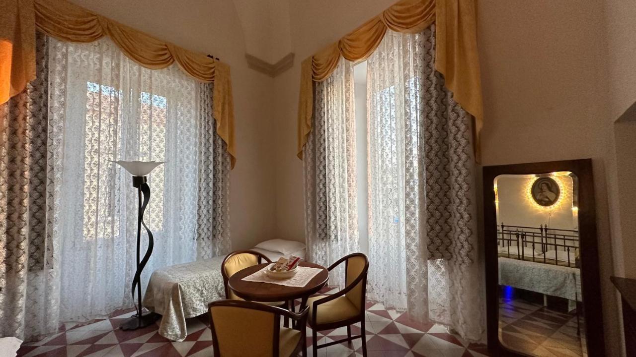 Hotel La Dimora Del Barone à Vernole Extérieur photo
